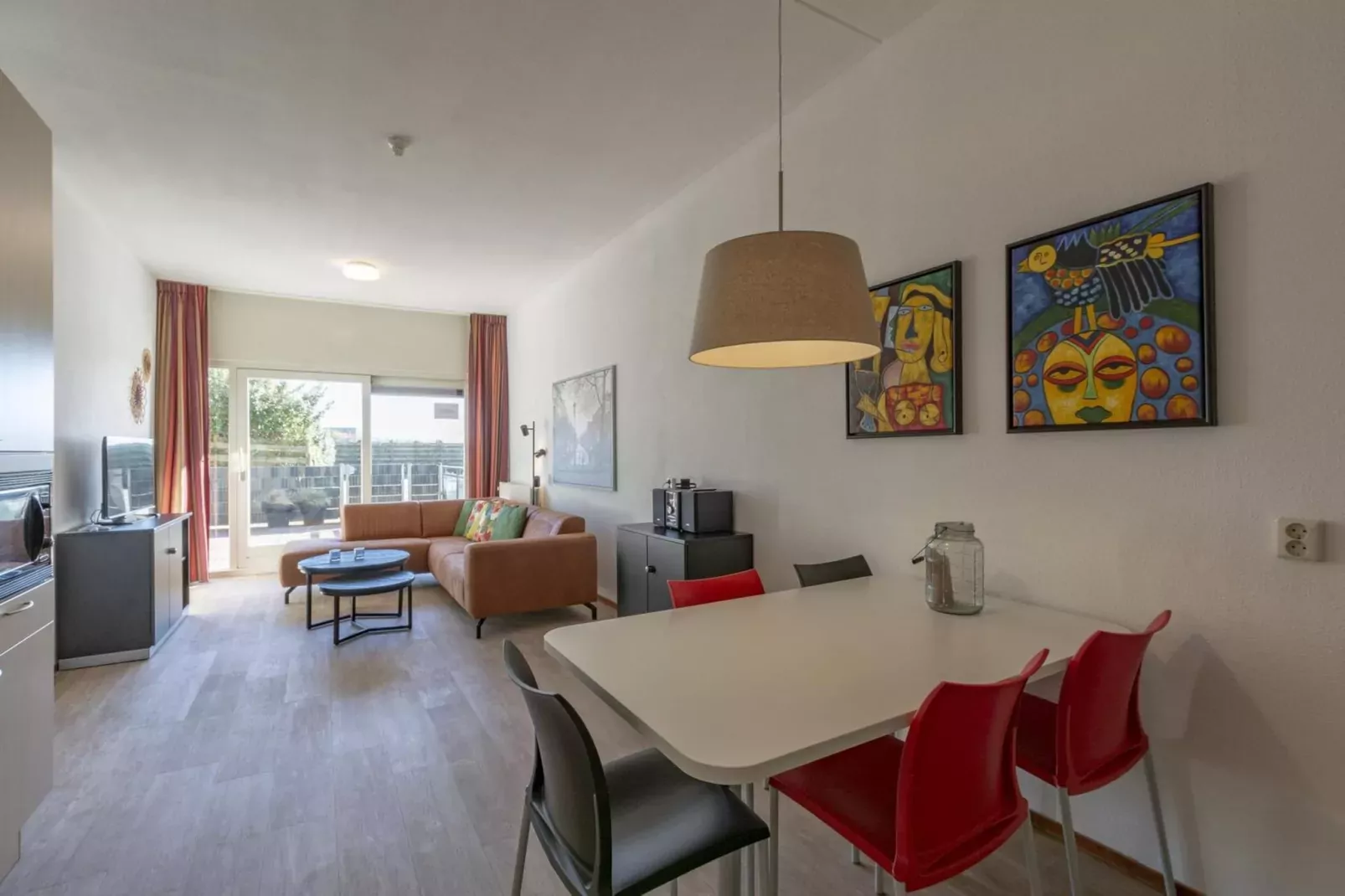 Wijde Blick 103-Dining room