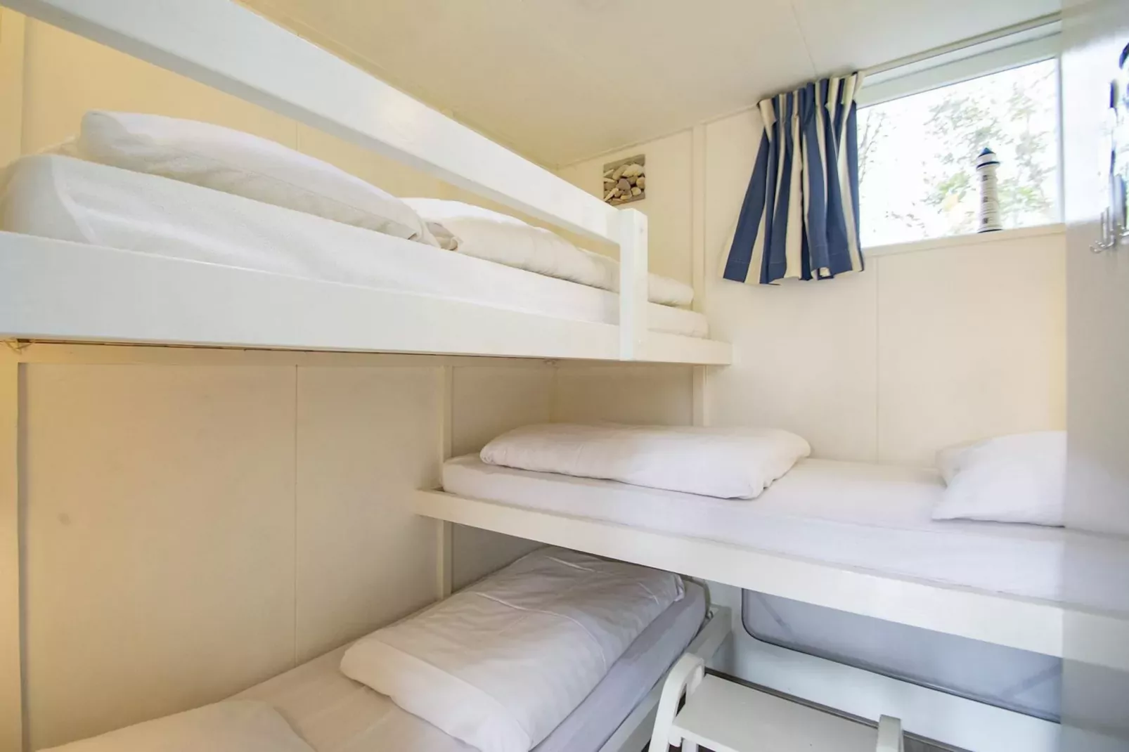 Garnekuul 81-Bedroom