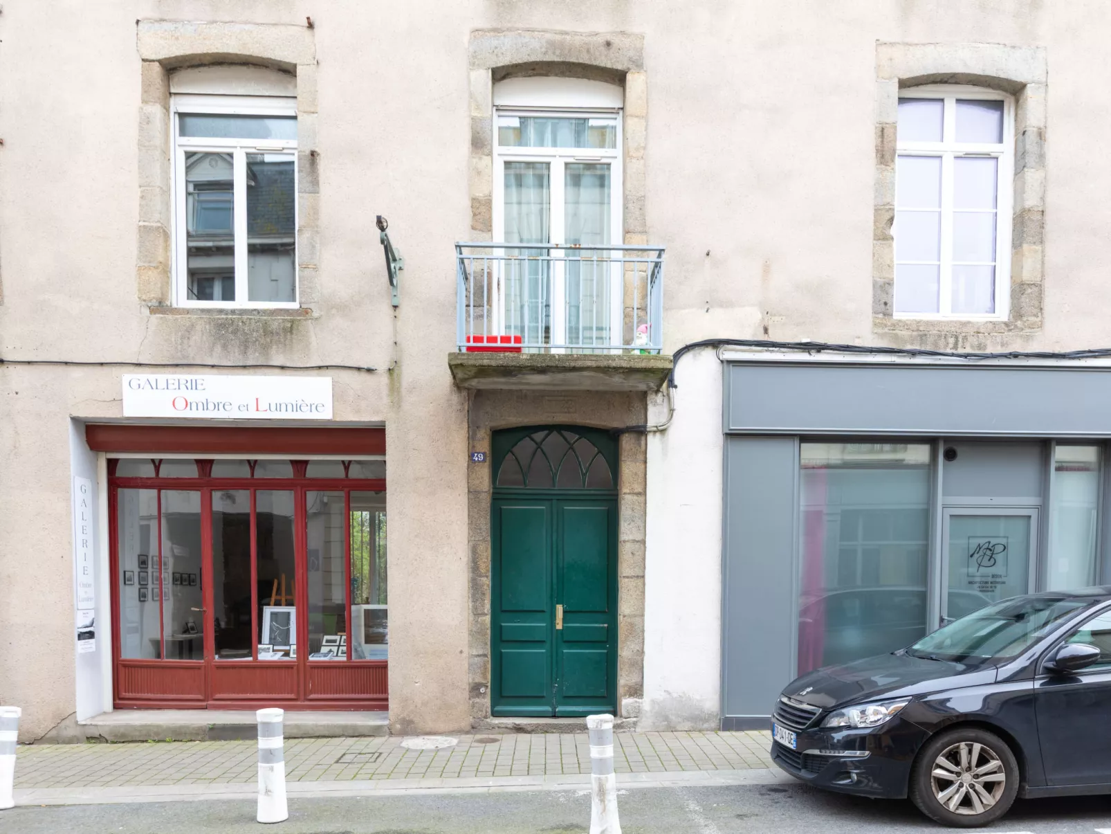 Le Clemenceau-Outside