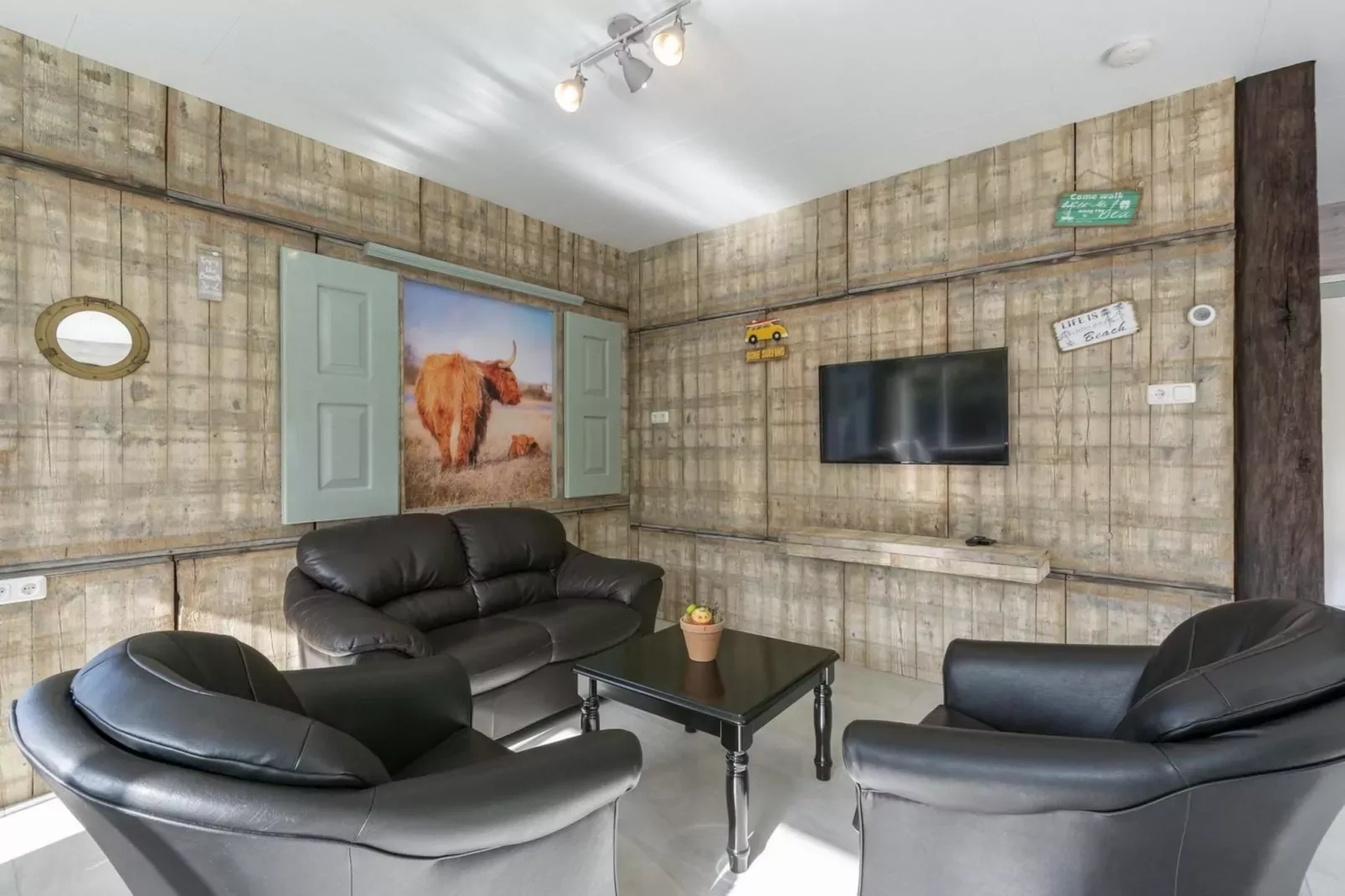 Garnekuul 90-Living room