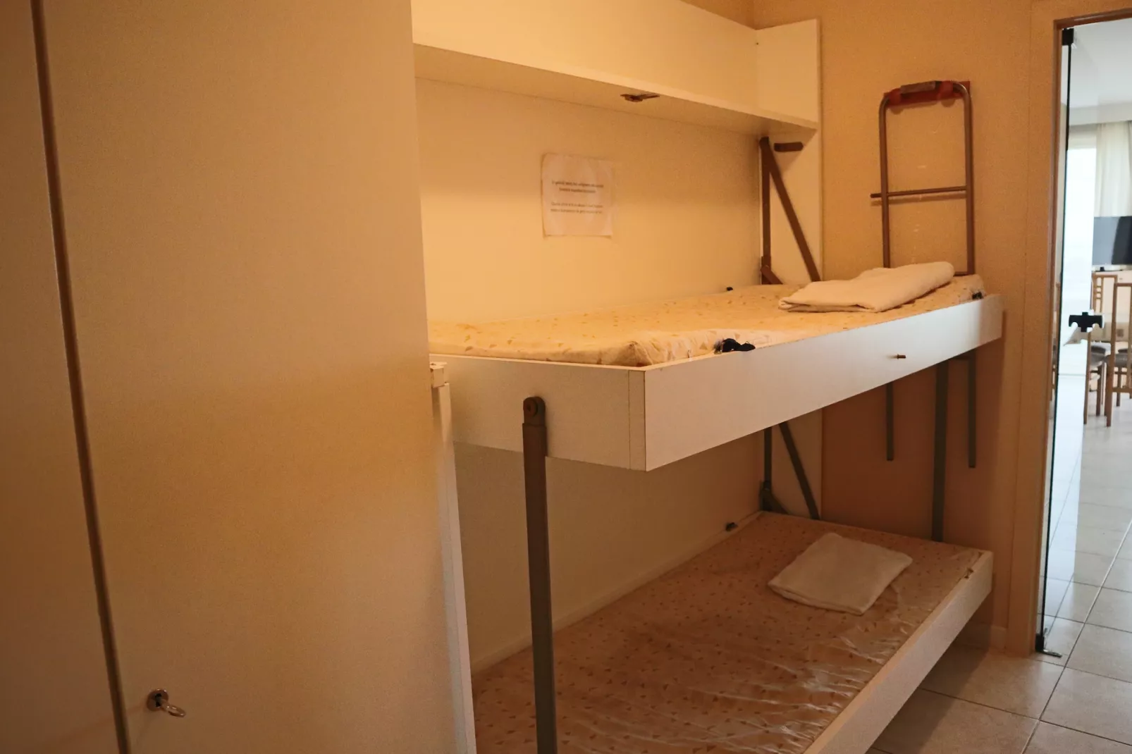 SEASIGHT A 1 / 0001-Bedroom