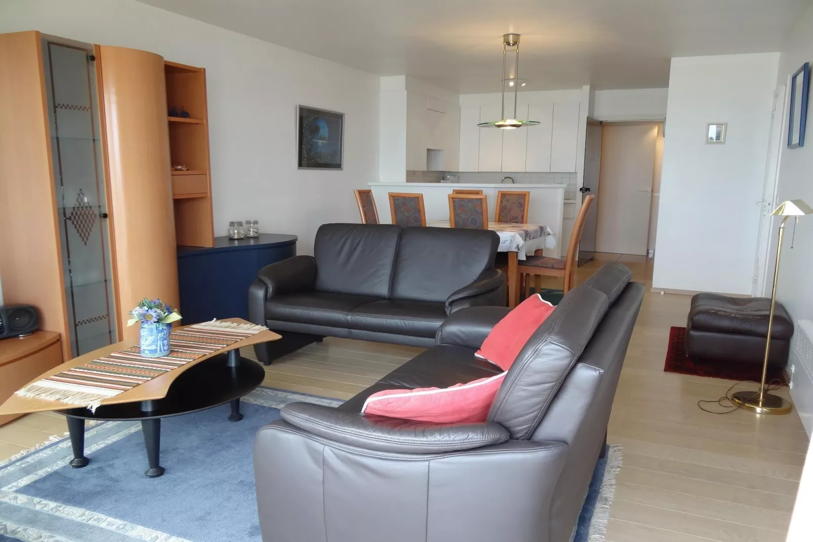 SCORPIO BI 0402GAR-Living room