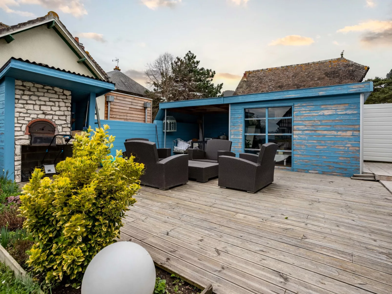 La Villa bleue-Outside