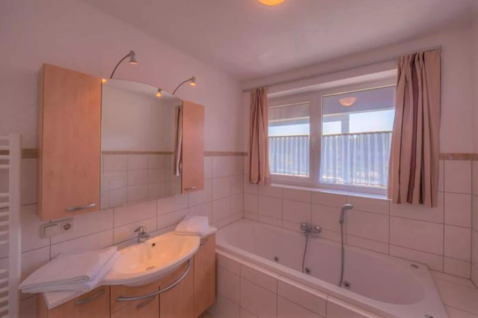 Heimat 1495 Arlberg-Bathroom