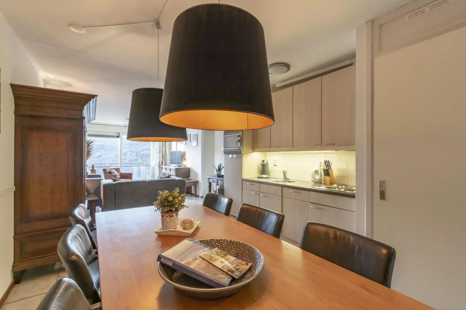 Wijde Blick 210-Dining room