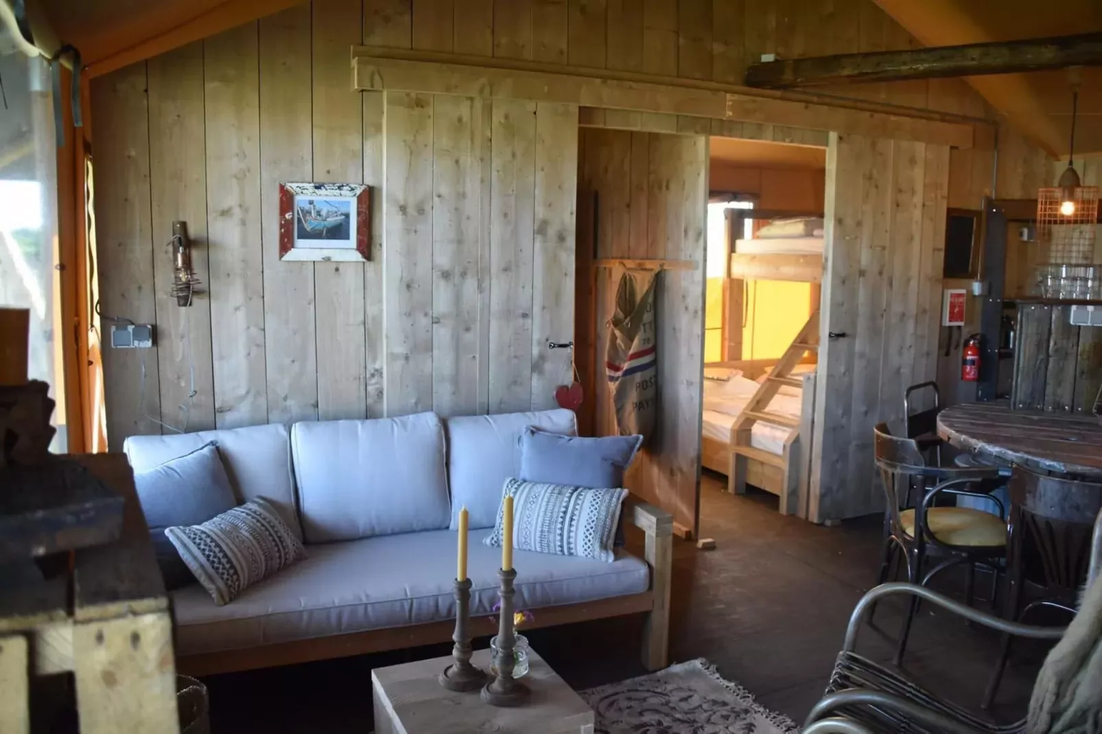 Kidz Lodge-Living room