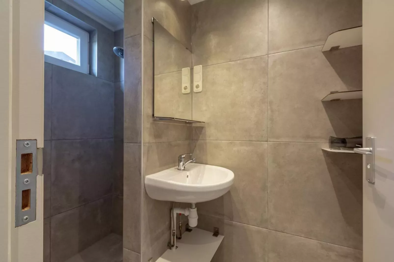 Zeewaard 33-Bathroom