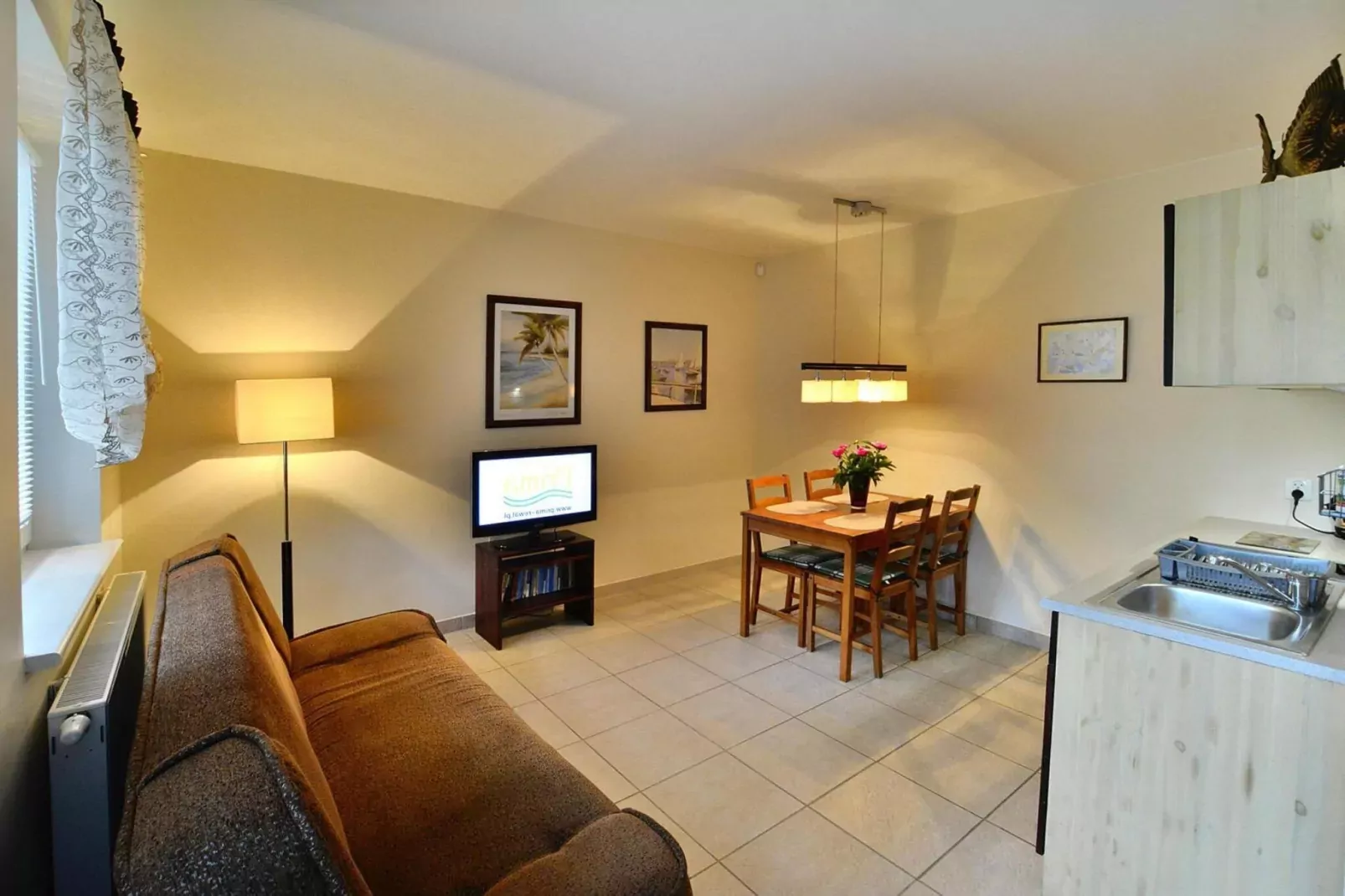 Apartamenty wakacyjne dla 4 osób Rewal-Wohnzimmer