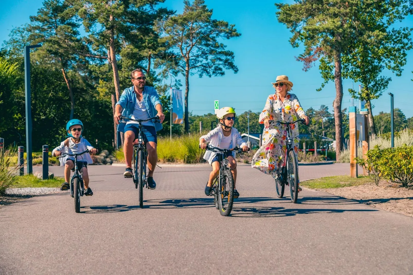 Resort Zilverstrand 10-Areas summer 1km