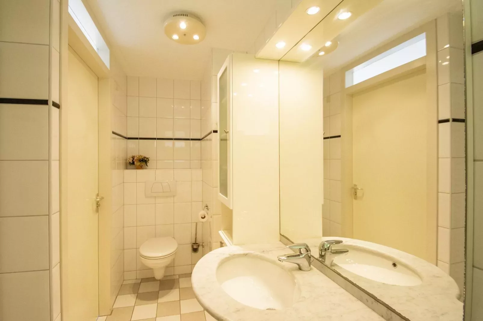Callantsogervaart 3-8-Badezimmer