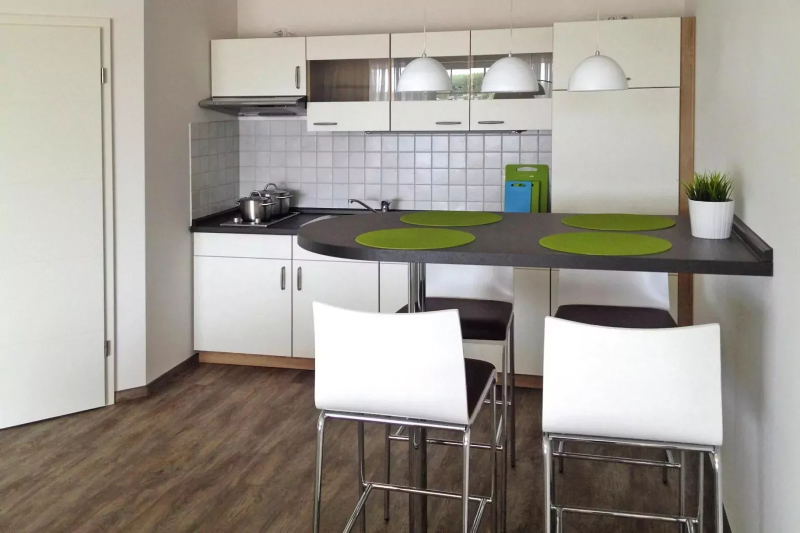 Appartements am Heidensee / EG 65qm 2 Erw u 2 Kinder-Dining room