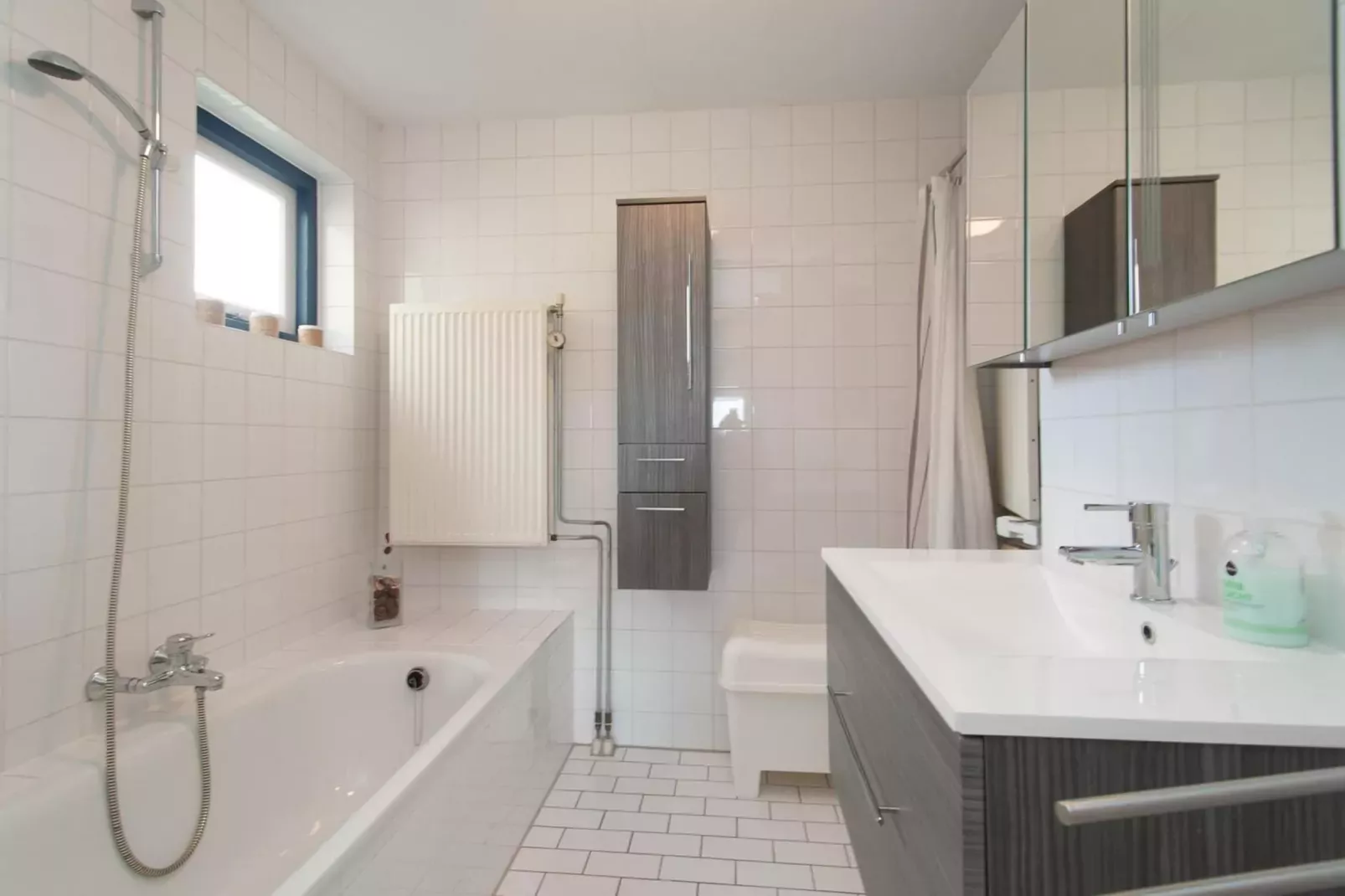 Ooghduyne 149-Bathroom