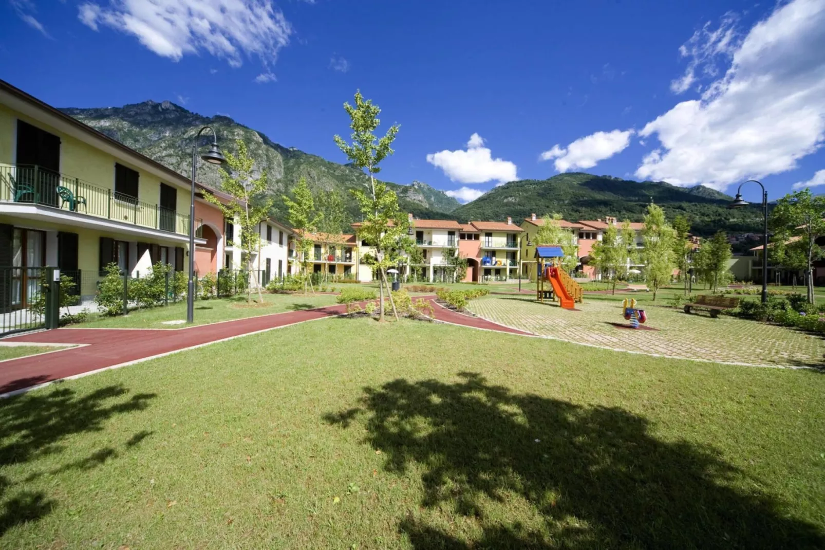 Residence Porto Letizia Porlezza  -B4 Palaca 1-room 4 pax Mountain View Deluxe P1MD4 8204-Gardens summer