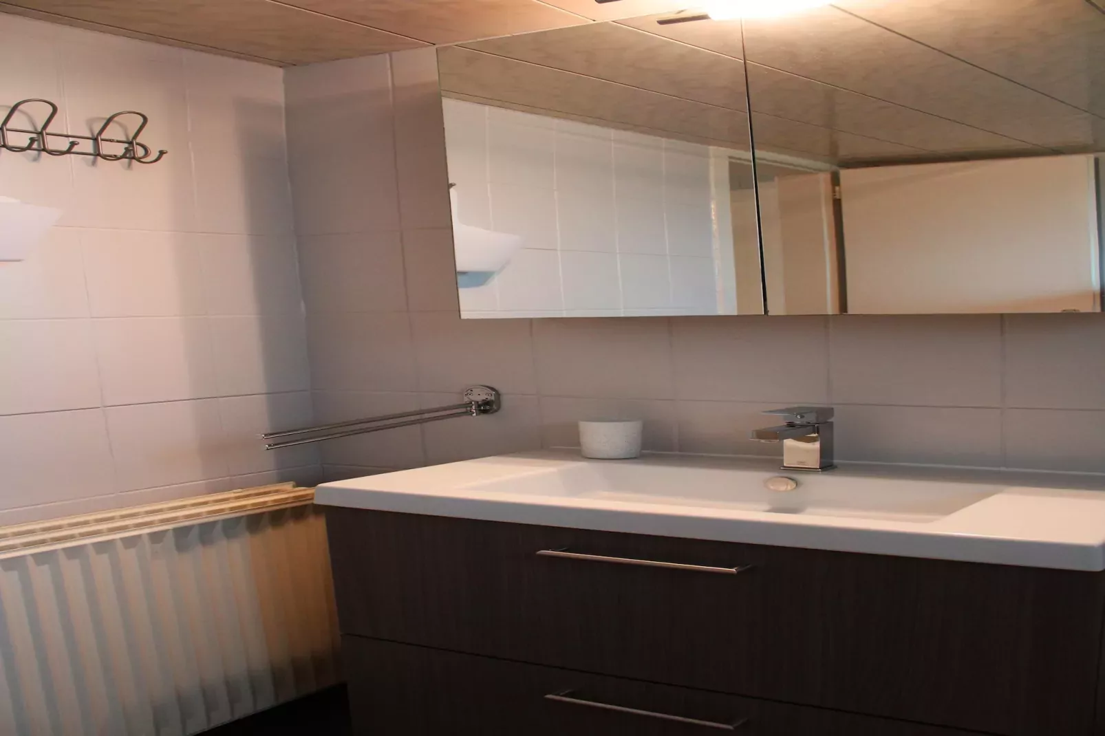 Haus Hunnenberg 2-Bathroom