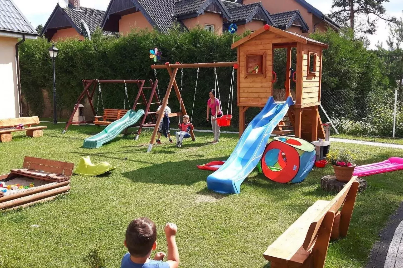 Apartamenty 4-osobowe Niechorze-Gardens summer
