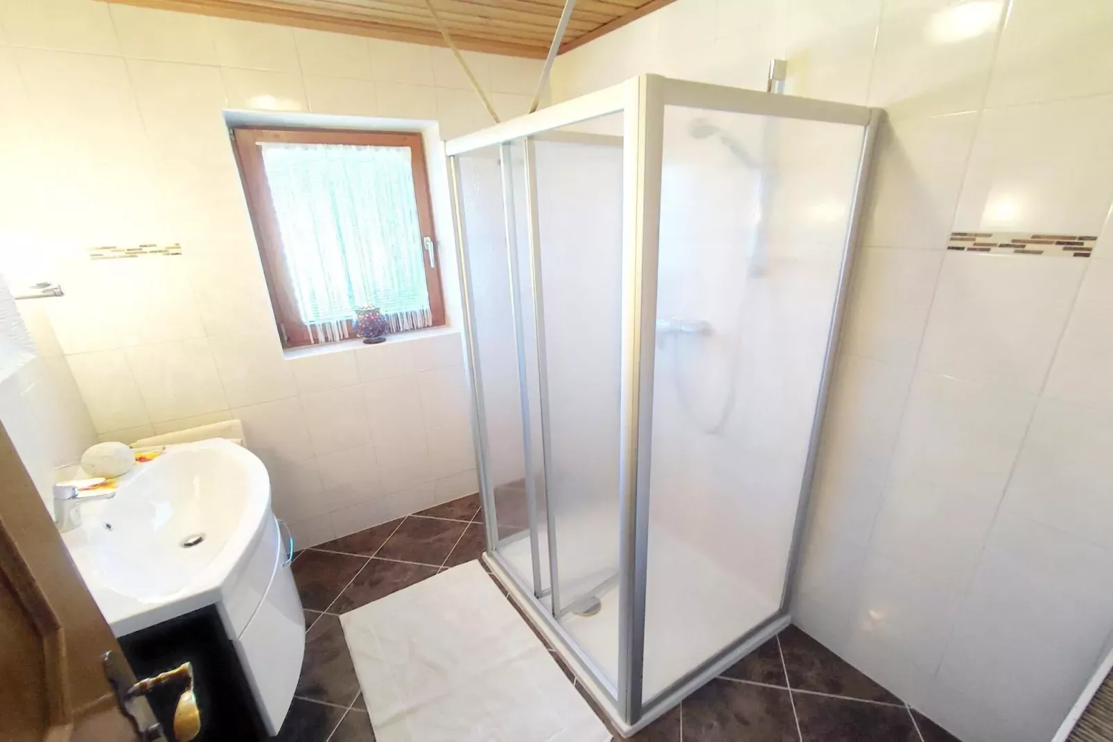 Ferienhaus Linda-Badezimmer