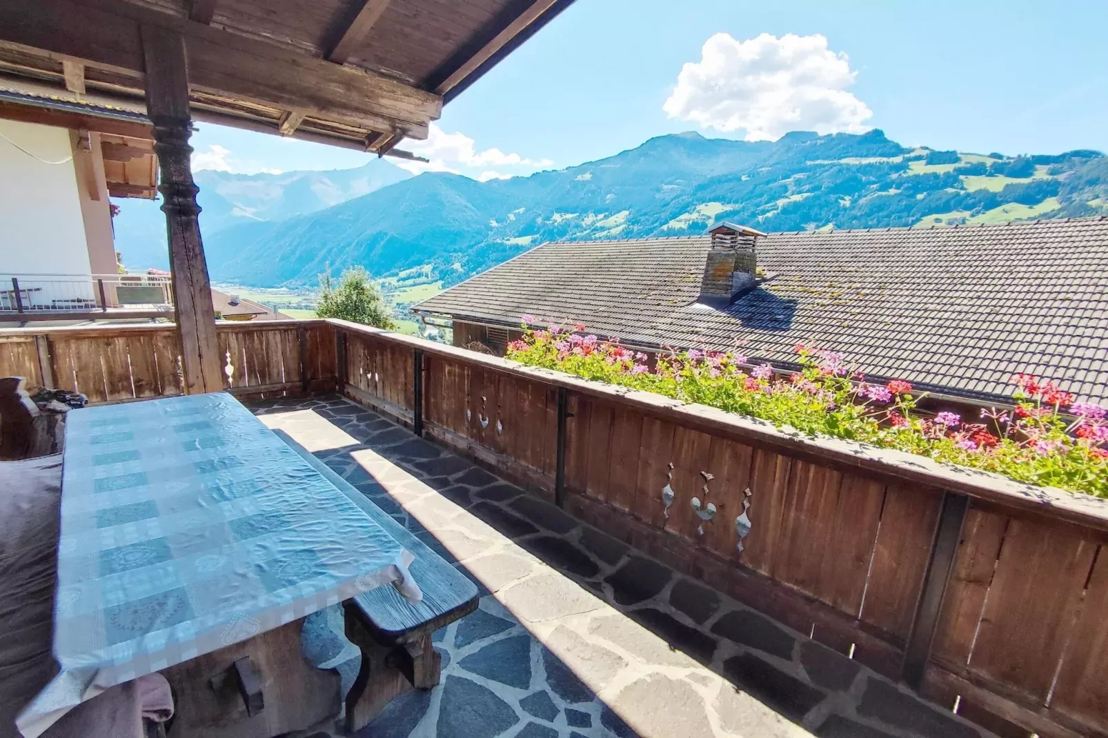Ferienhaus Linda-Terrassenbalkon