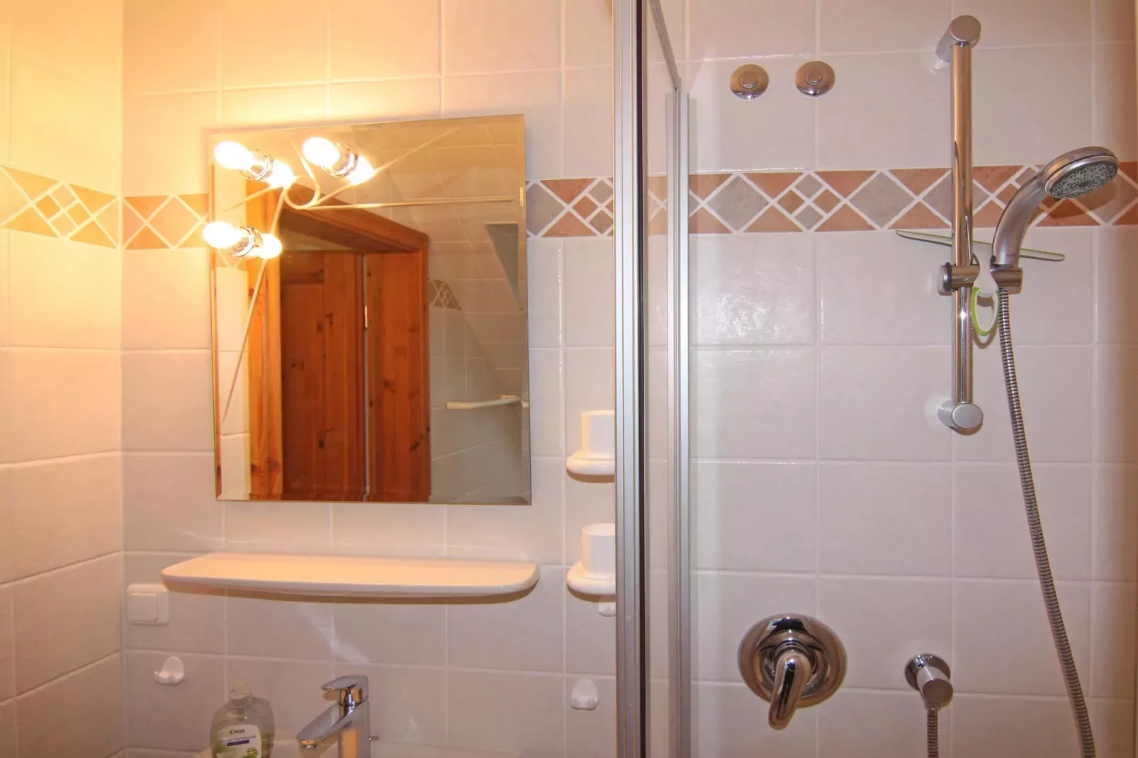 Schlagsdorf 40 OG Weitblick-Bathroom