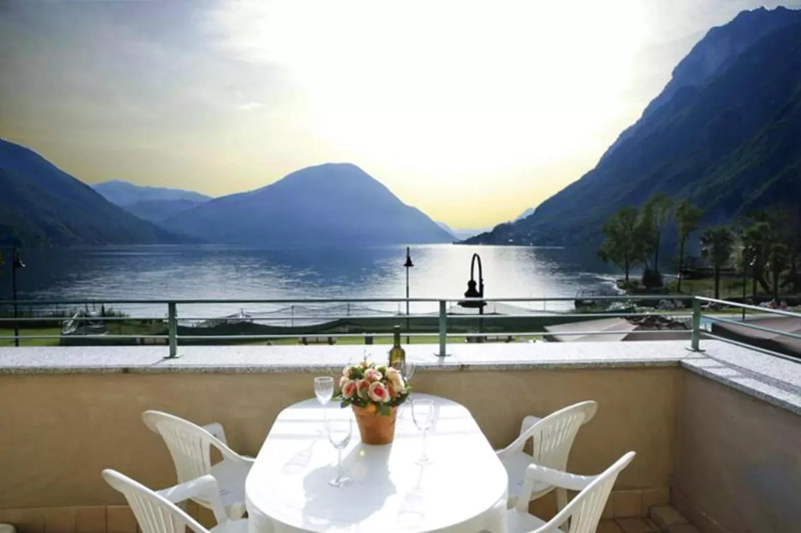 Residence Porto Letizia Porlezza - Villas bilocale 4 pax Vista Lago Plus V1LP4 Lake View 8215-Terrassenbalkon