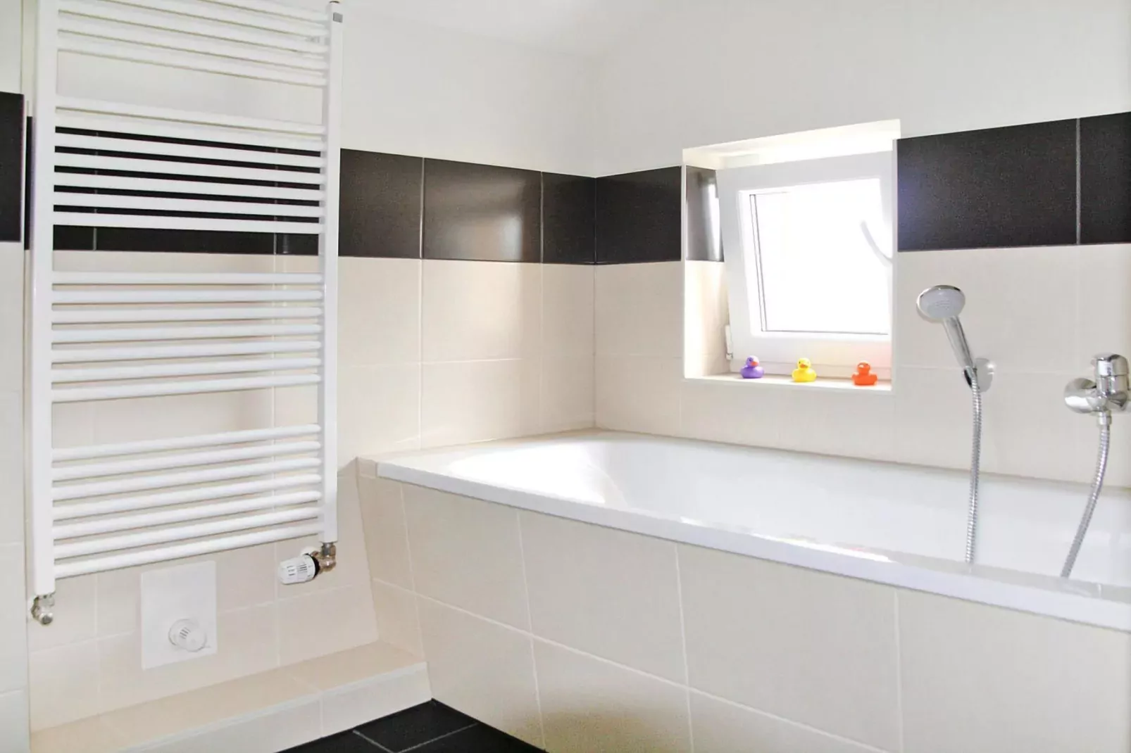 Ferienhaus Bel Ami 92 qm-Bathroom