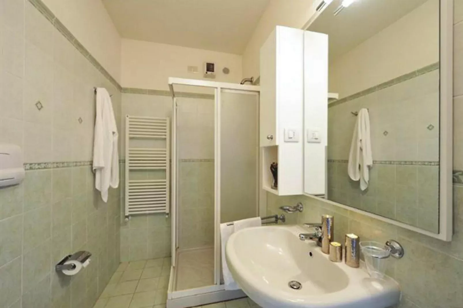 Residence Porto Letizia Porlezza - Villas trilocale 6 pax Vista Lago Deluxe V2LD6 Lake View 8218-Bathroom