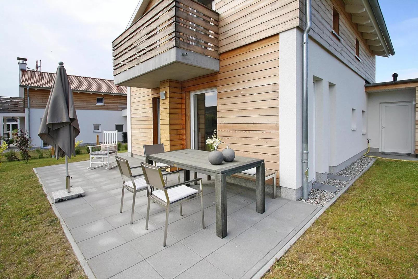 Ferienhaus Min Kaat-Exterior summer
