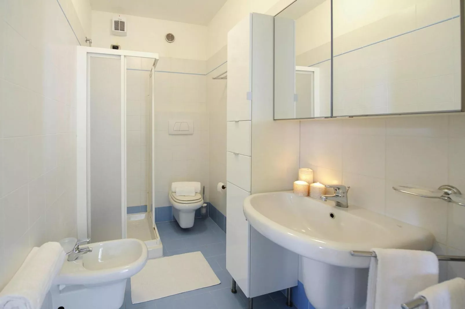 Residence Porto Letizia Porlezza -Villas Studio 4 pax Vista Lago Deluxe VSLD4 Lake View 8214-Bathroom
