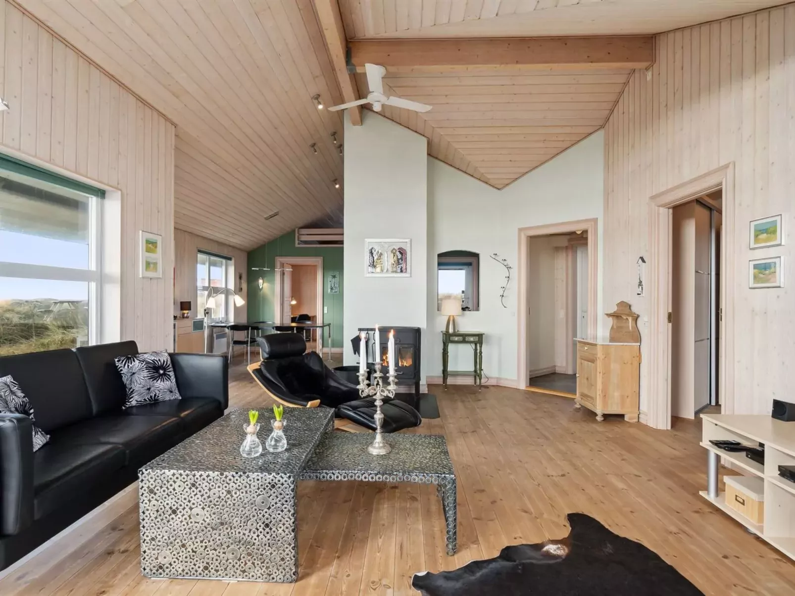 "Tahnee" - 450m from the sea-Inside
