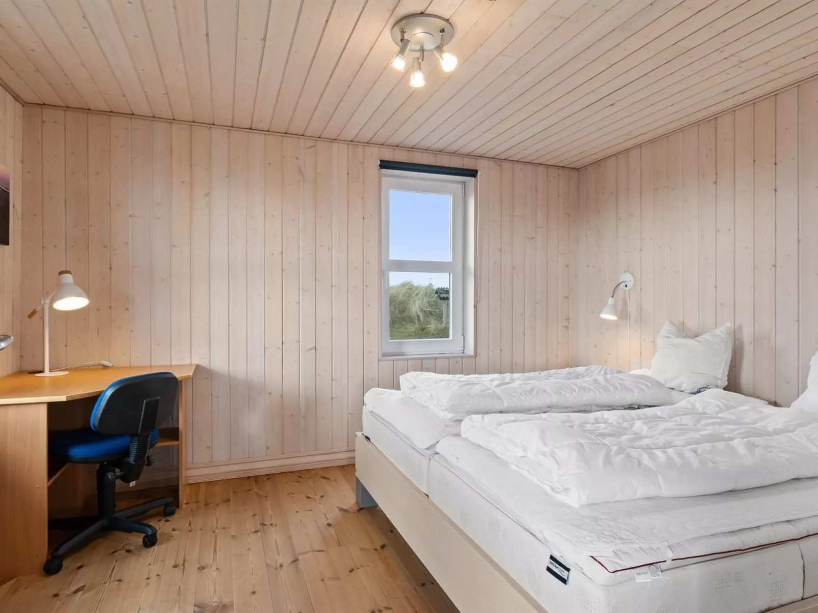 "Tahnee" - 450m from the sea-Inside