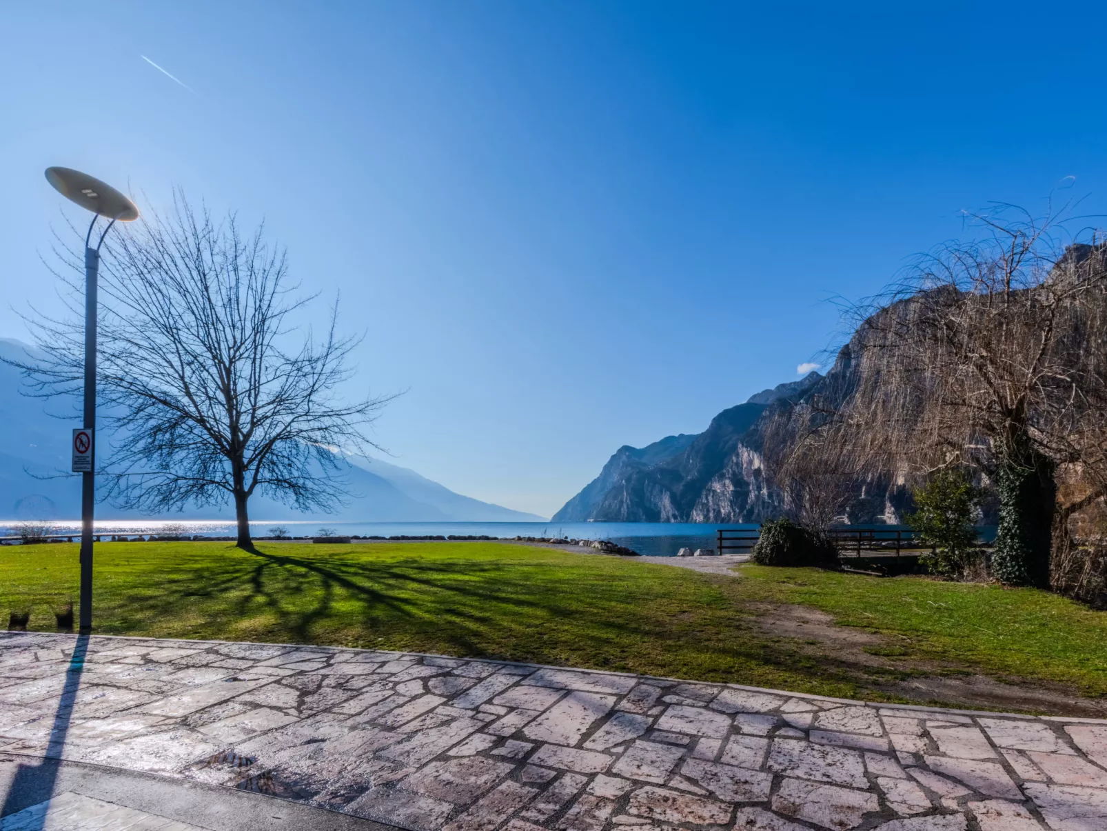 Am See-Draußen