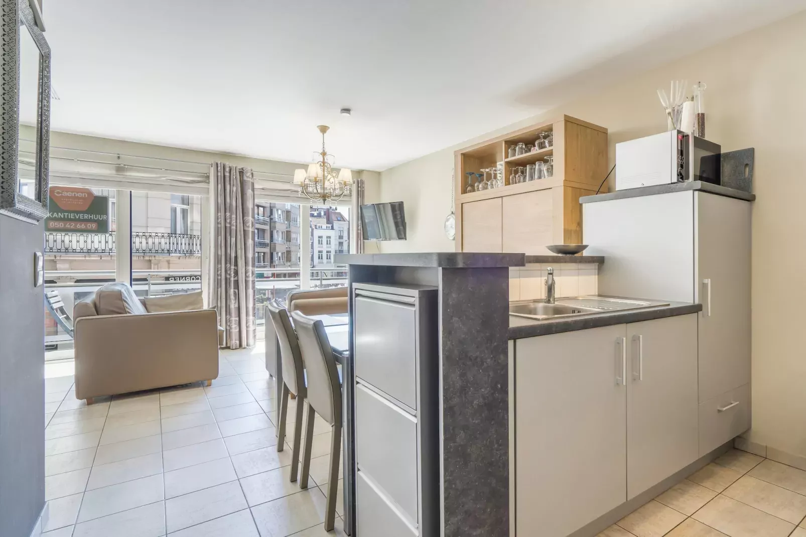 Majestic Stad 002-Kitchen