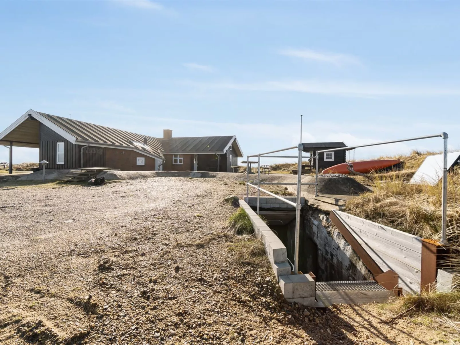 "Tahnee" - 450m from the sea-Inside