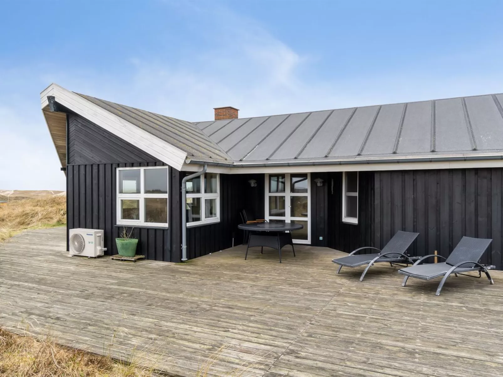 "Tahnee" - 450m from the sea-Inside