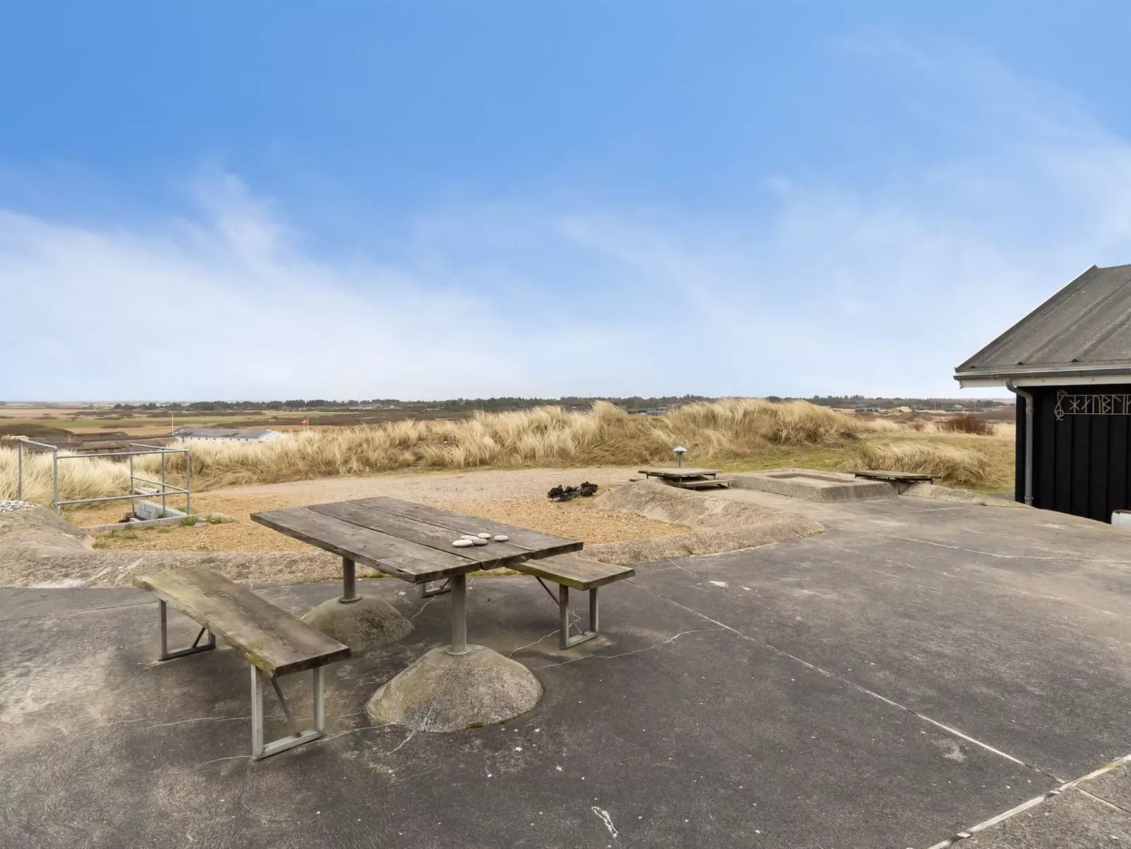 "Tahnee" - 450m from the sea-Inside