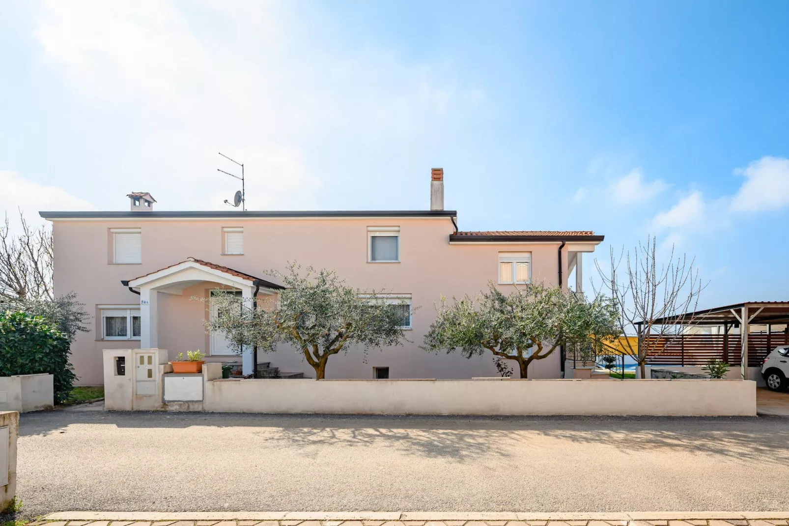 Charming  Apartment Rose  I-Exterior summer