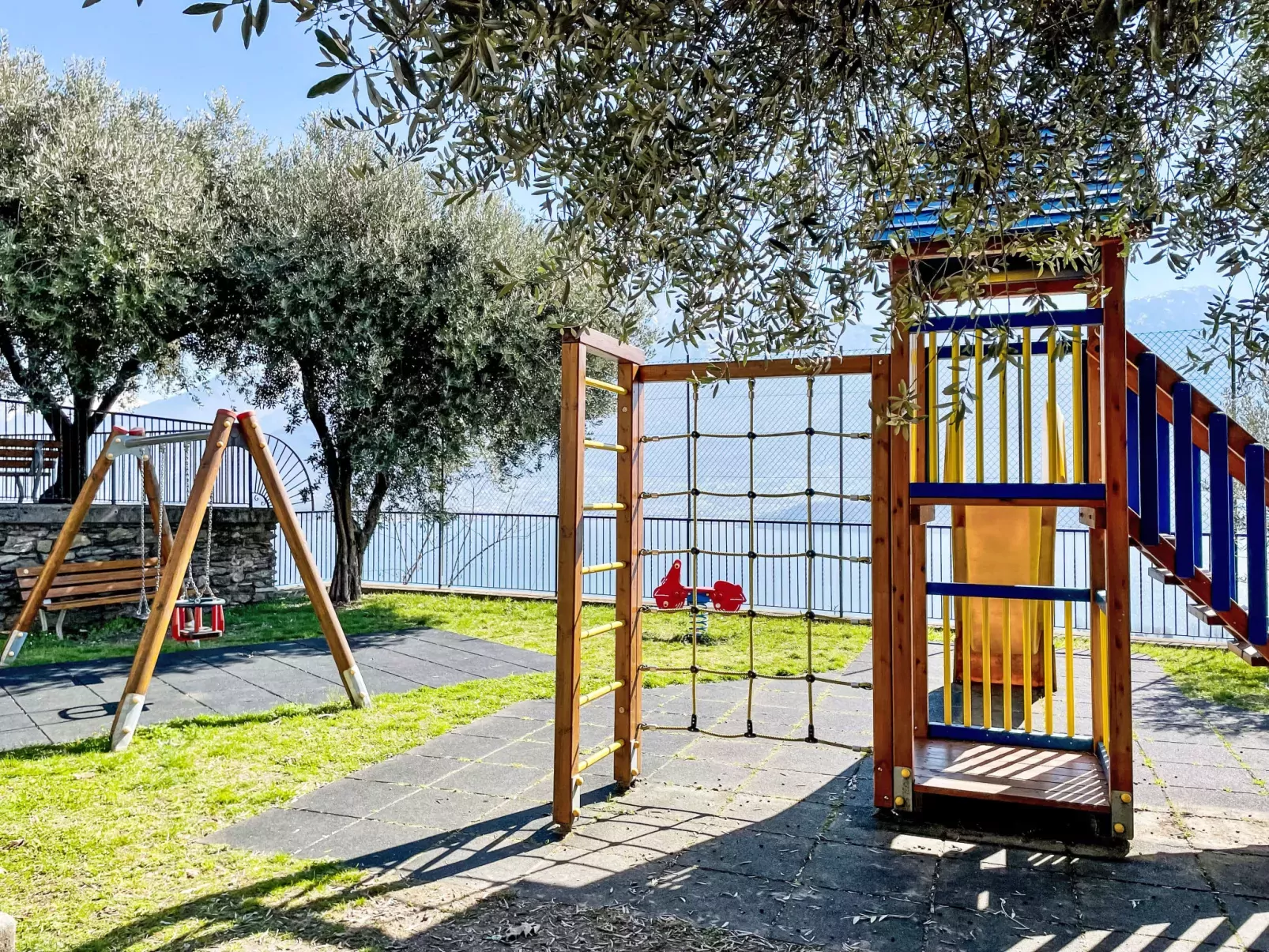 Superiore-Area