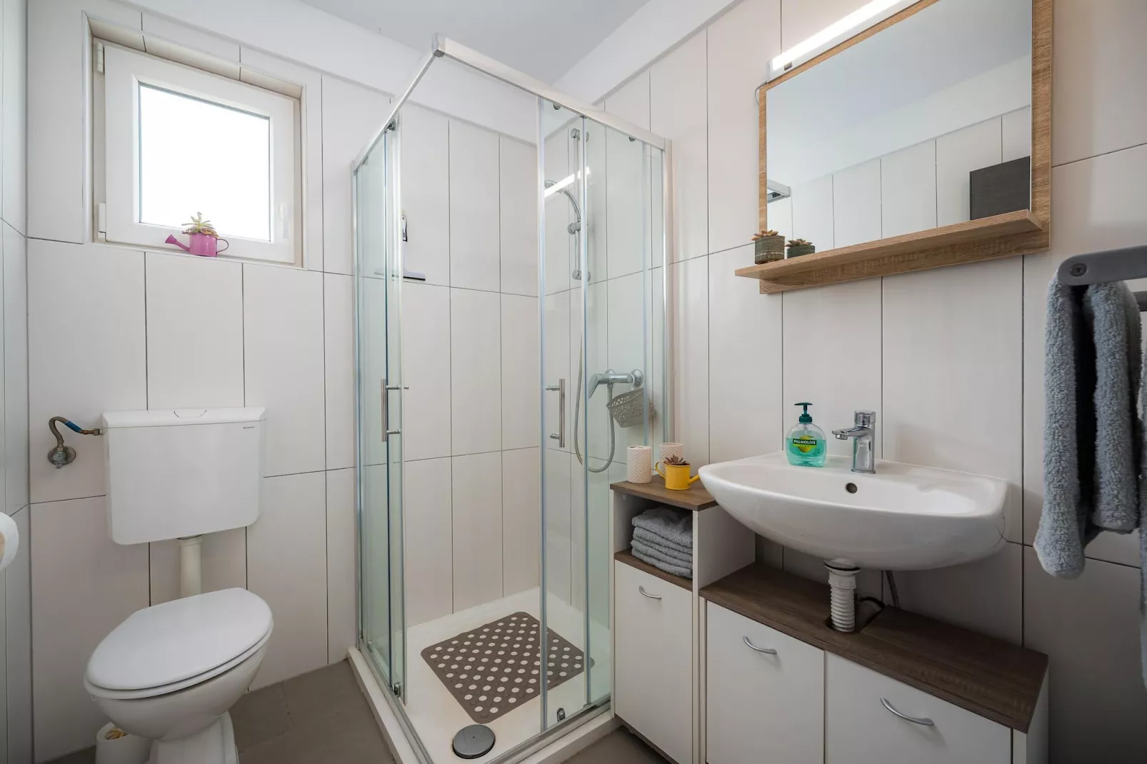 Charming  Apartment Rose  I-Bathroom