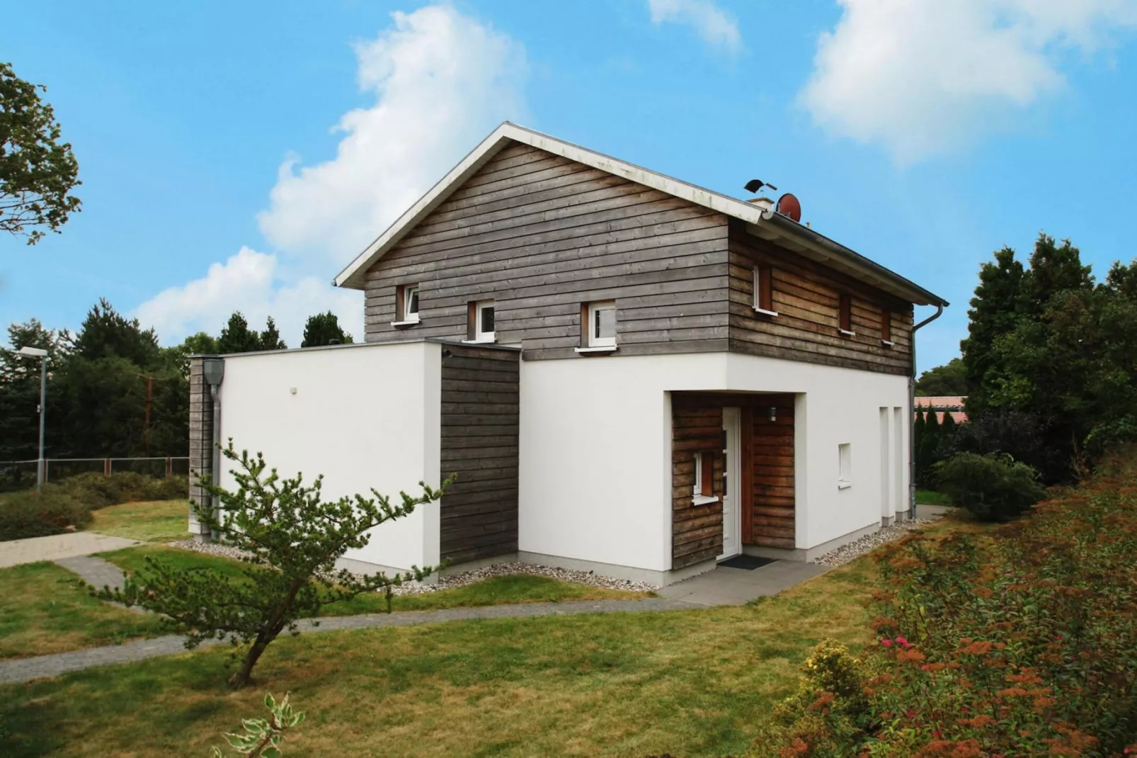 Ferienhaus An de Linn-Exterior summer