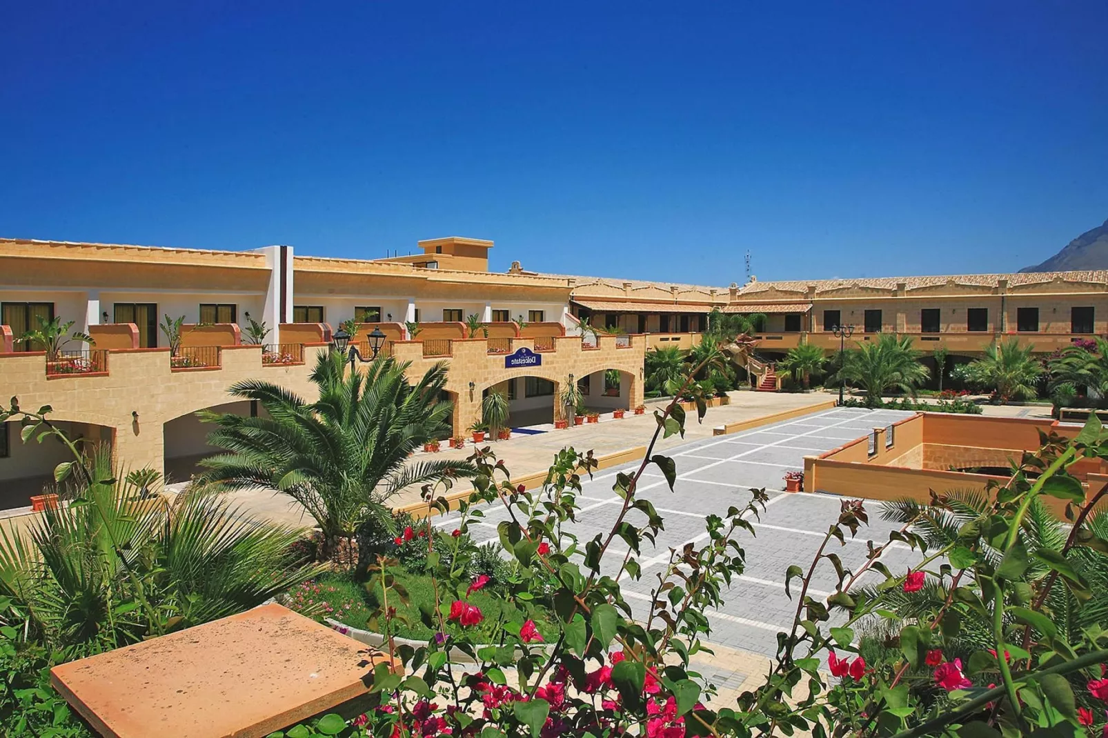 Apartments Dolcestate, Campofelice di Rocce-Bilo 2/4 pax-Exterior summer