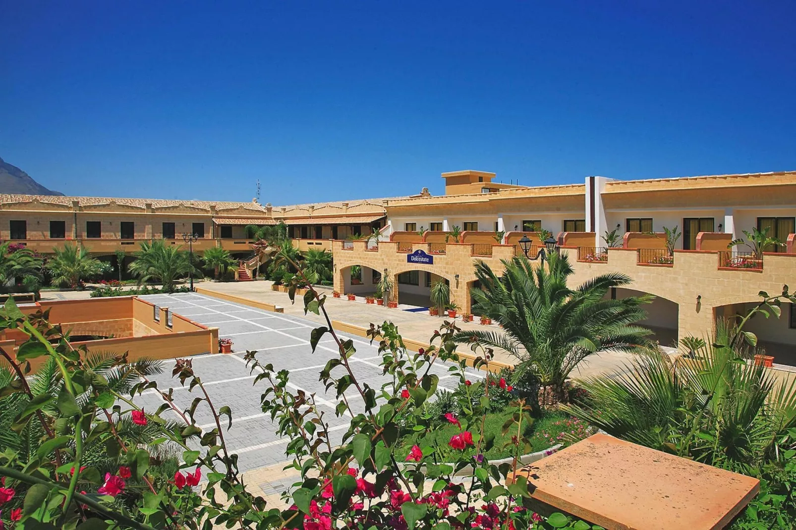 Apartments Dolcestate, Campofelice di Rocce-Bilo 2/4 pax-Exterior summer