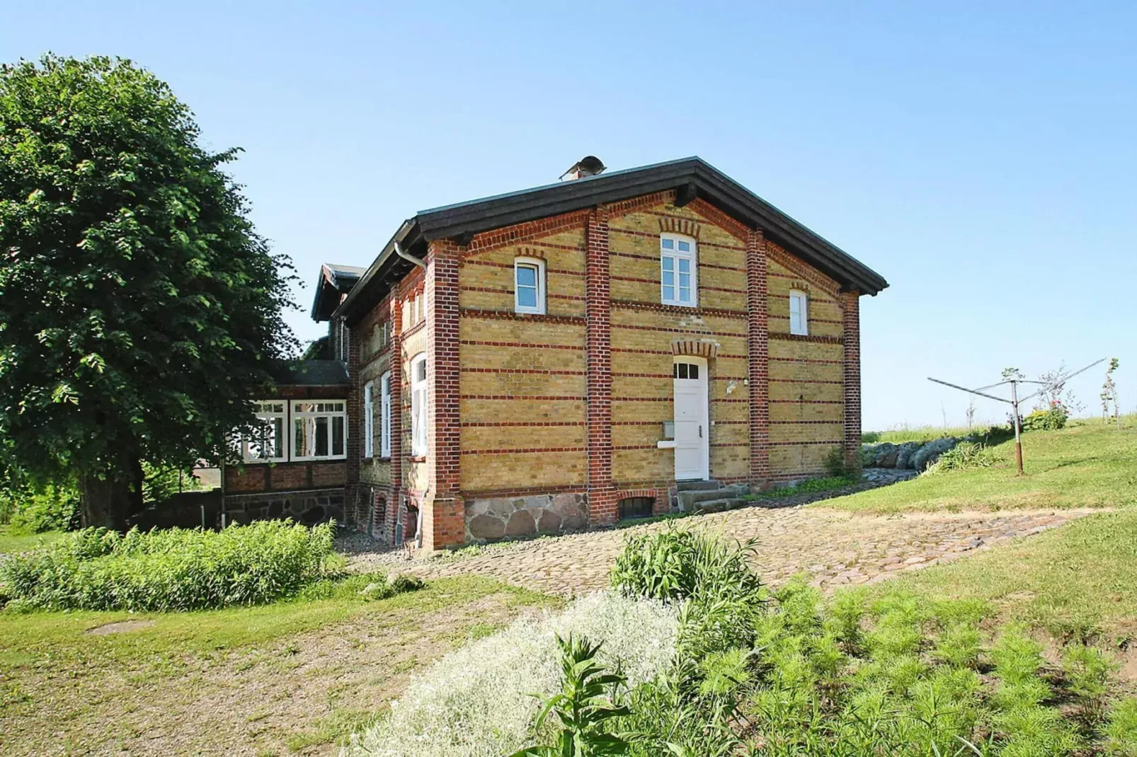 Fewo 50 qm-Exterior in summer