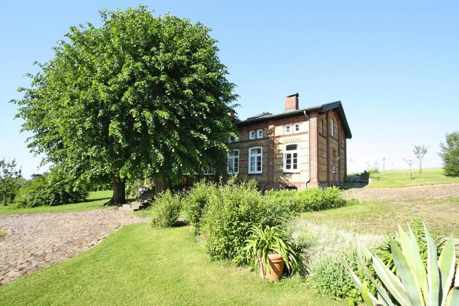 Fewo 50 qm-Exterior in summer