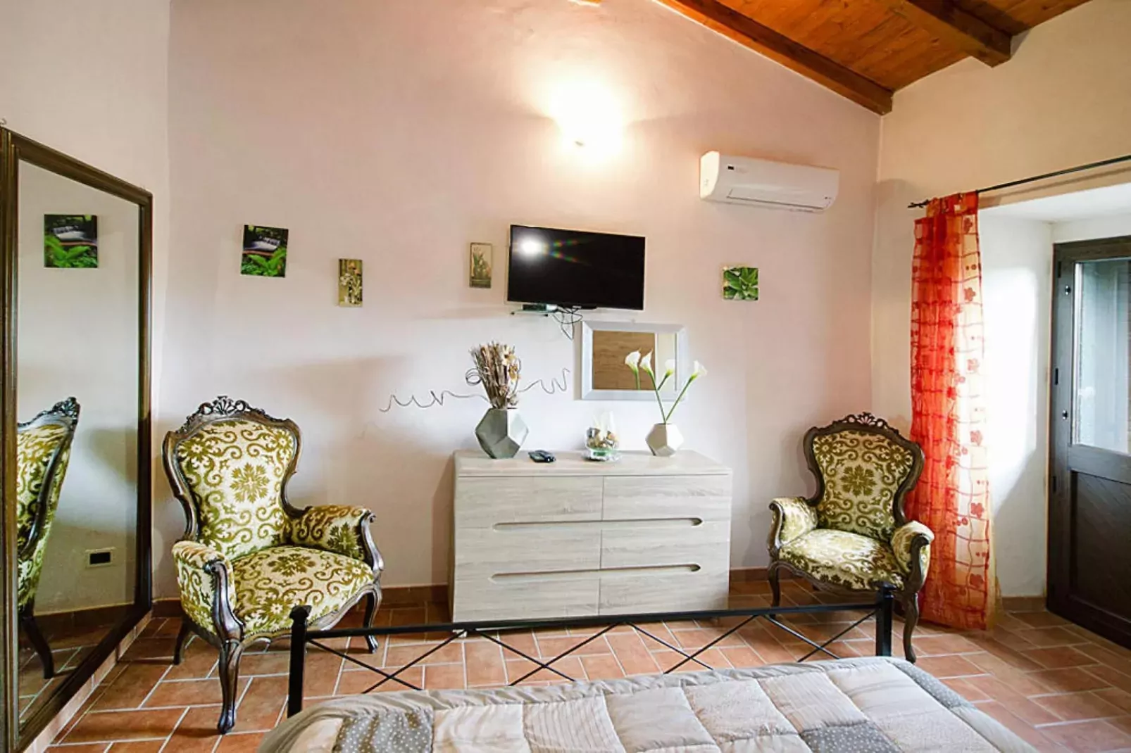 Holiday home, Francavilla di Sicilia-Casa Virginia-Living room