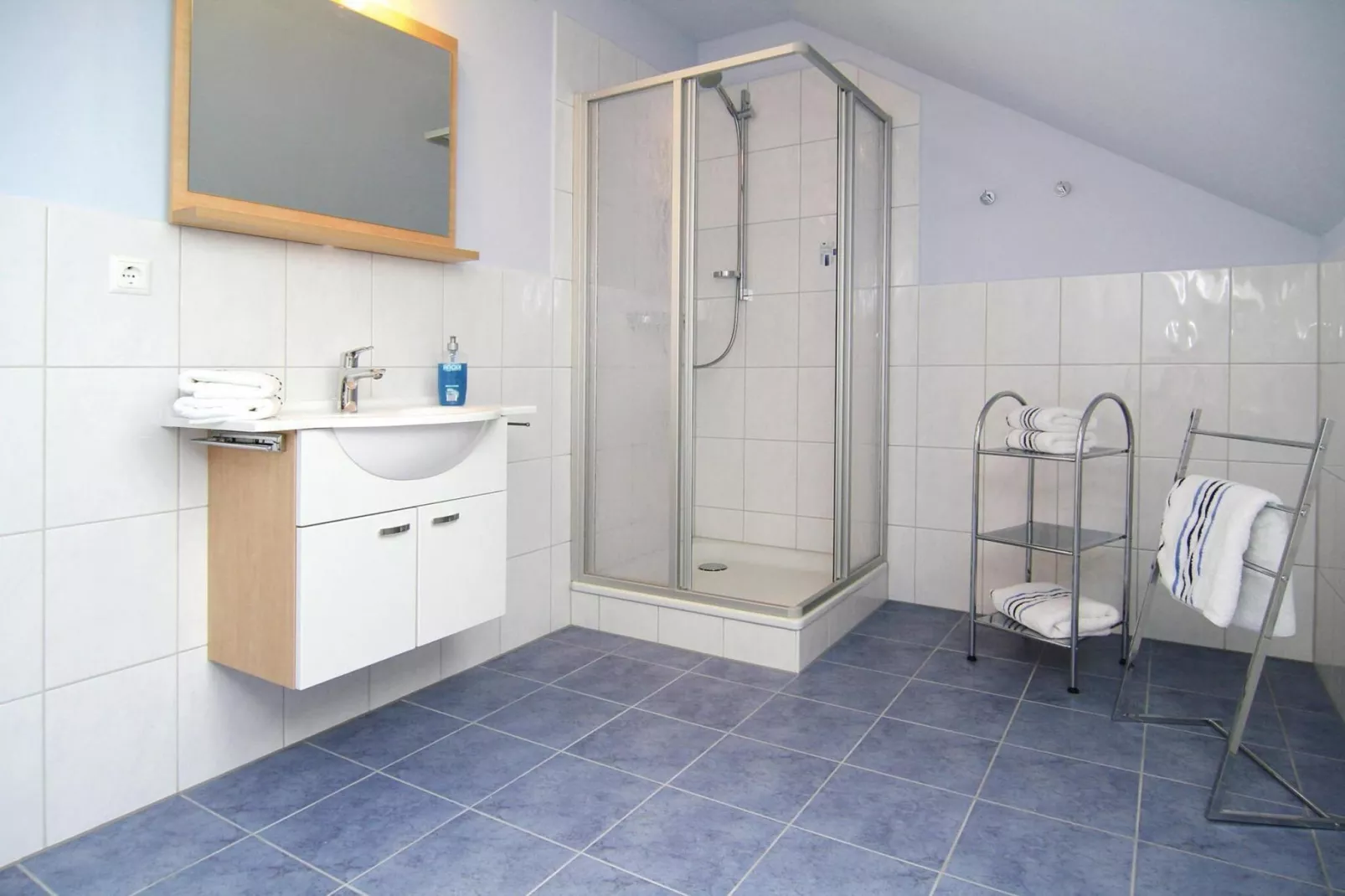Fewo im OG 180 qm-Bathroom