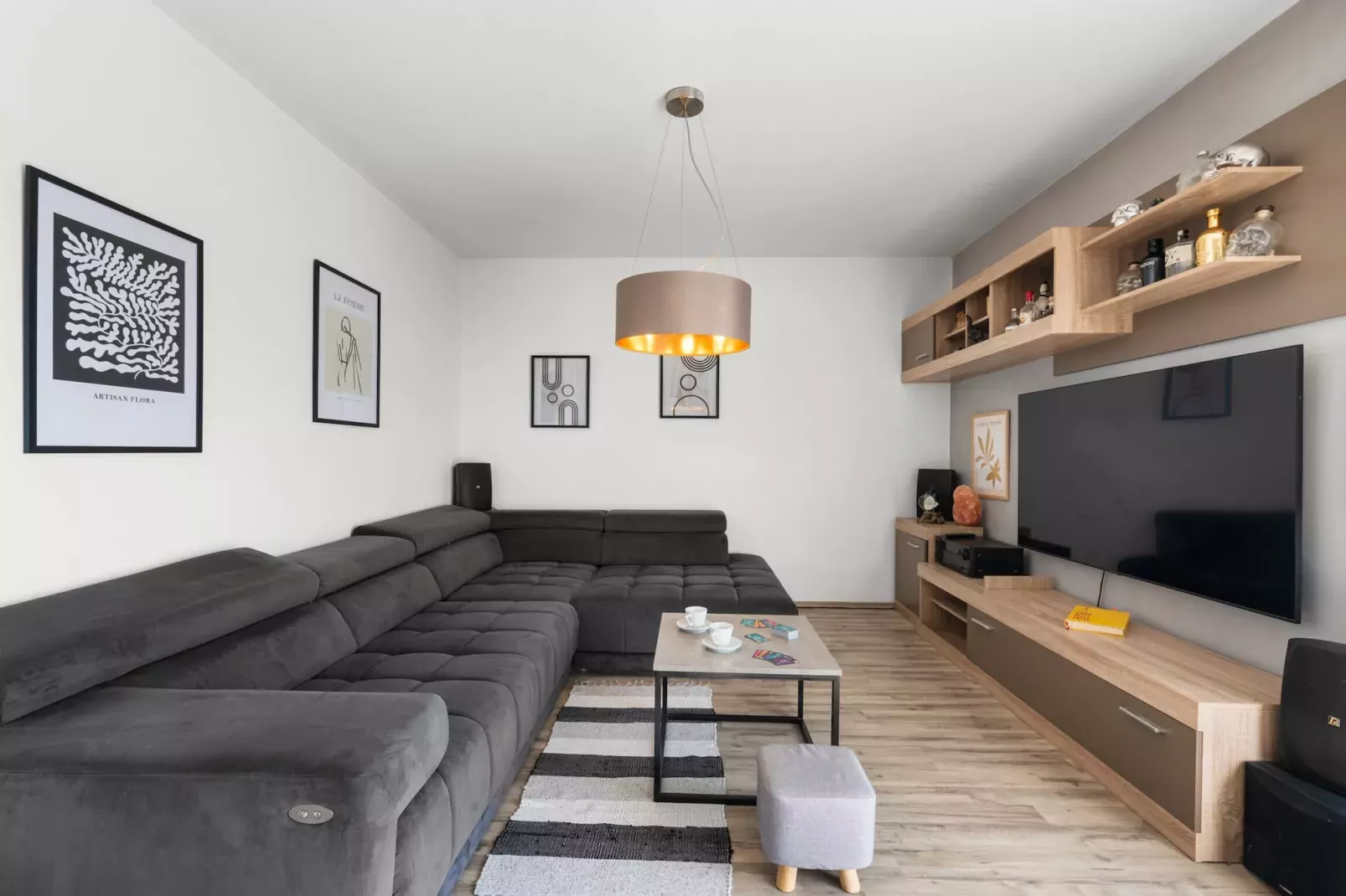 Premium Apartment Noelle-Living room