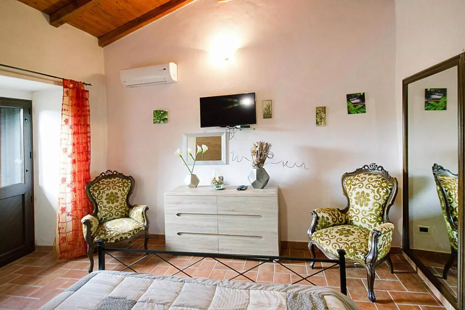 Holiday home, Francavilla di Sicilia-Casa Virginia-Living room