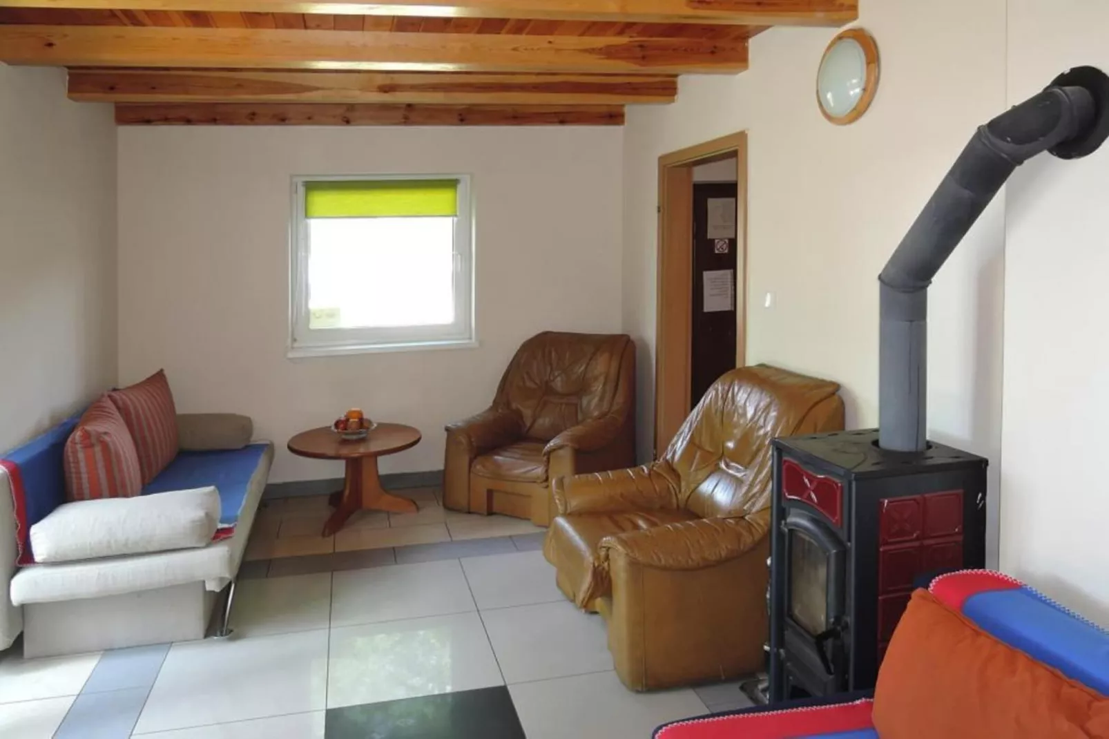 Holiday complex in Jezierzyce by Szczecin at the lake 30 qm for 4 persons Typ C Zolty-Living room