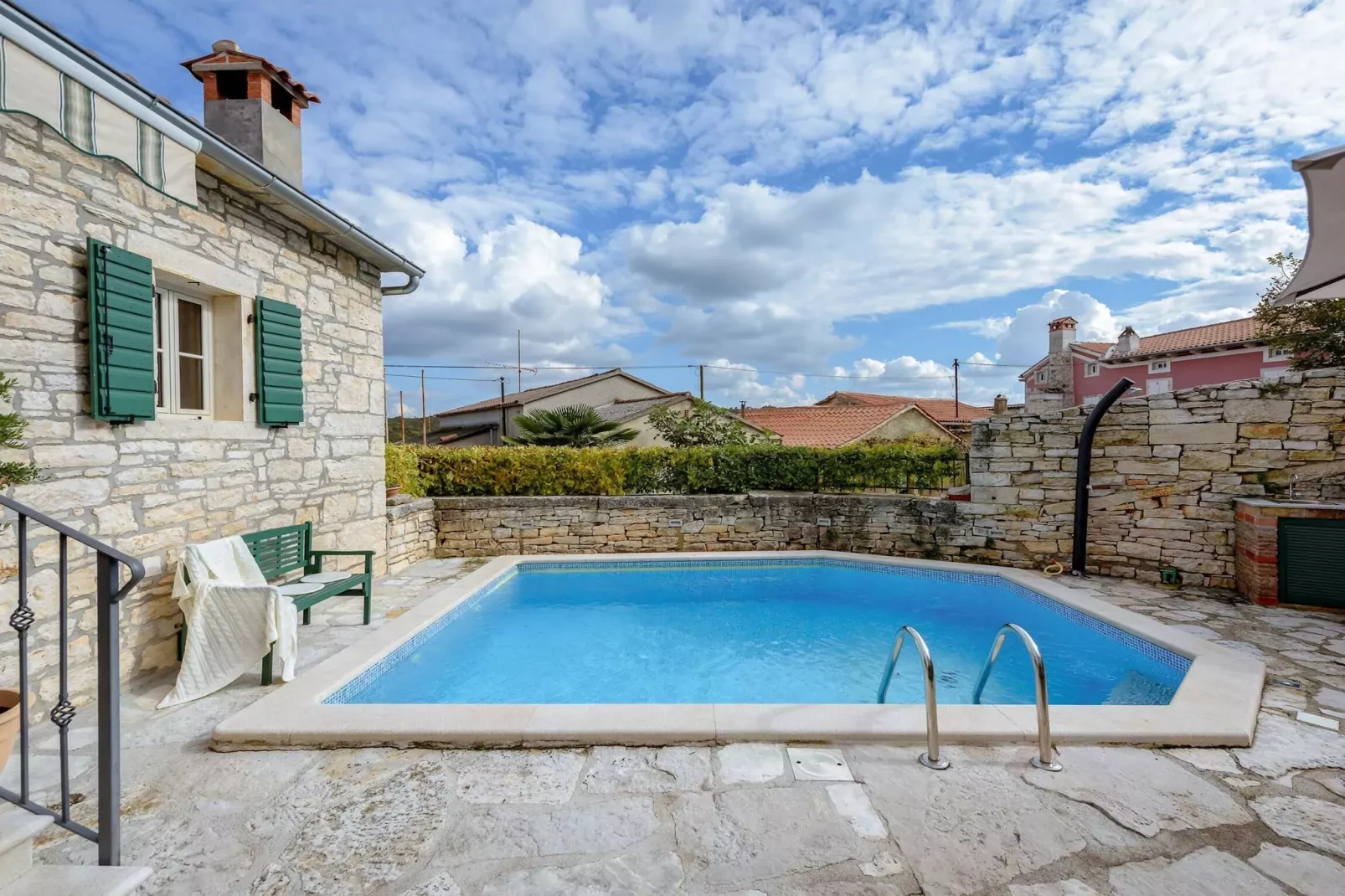 poolofhouse
