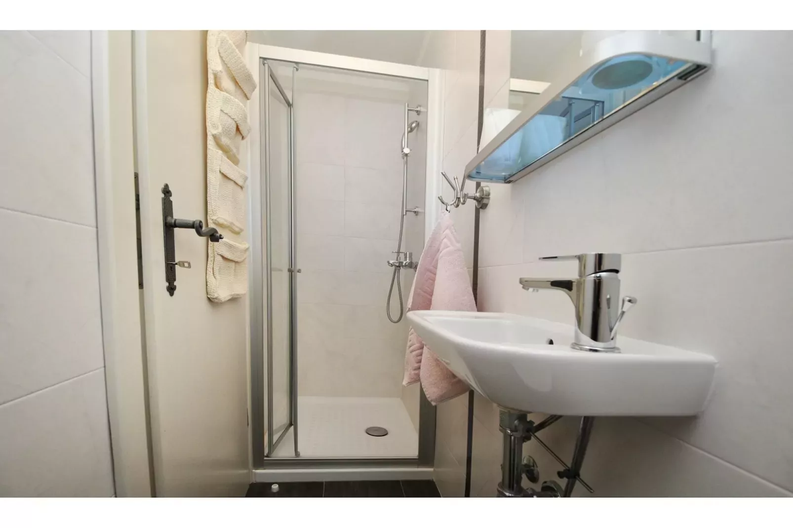 Casa Antignana-Bathroom