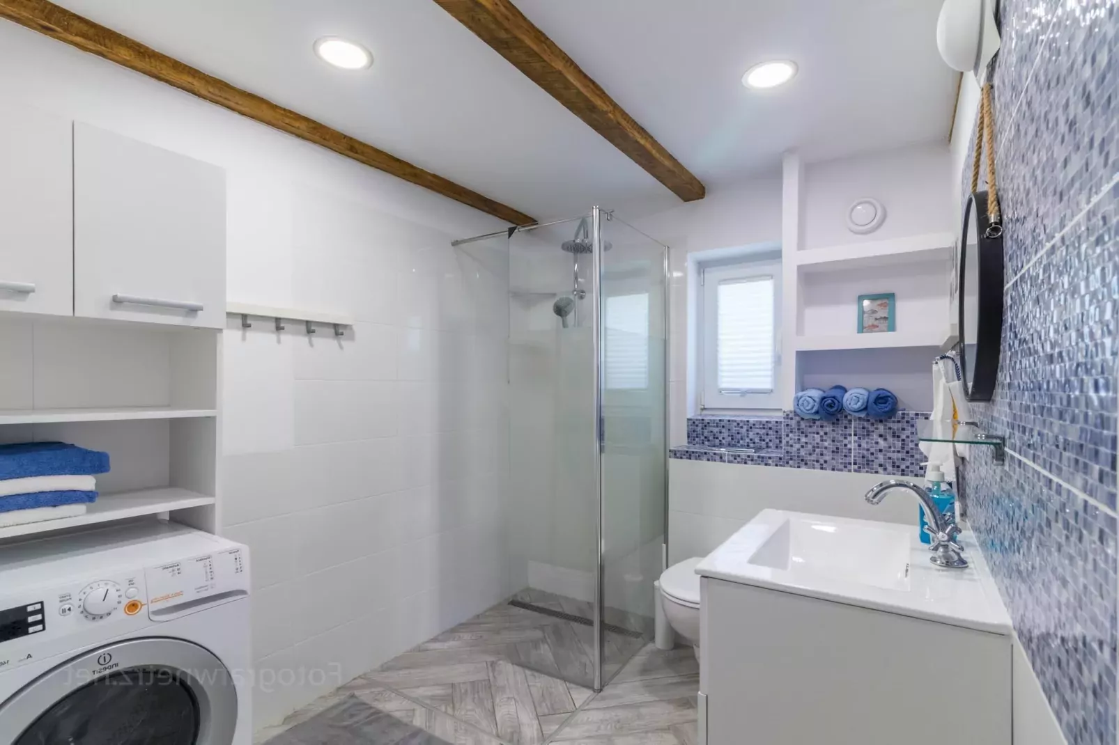Holiday home Seahorse Rowy-Bathroom